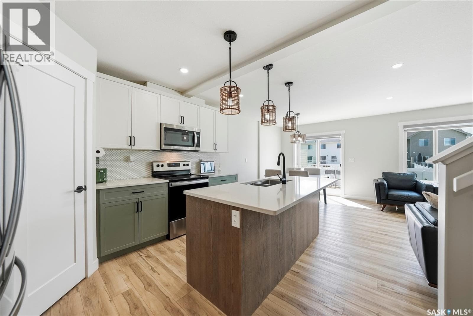 210 Schmeiser BEND — photo 4