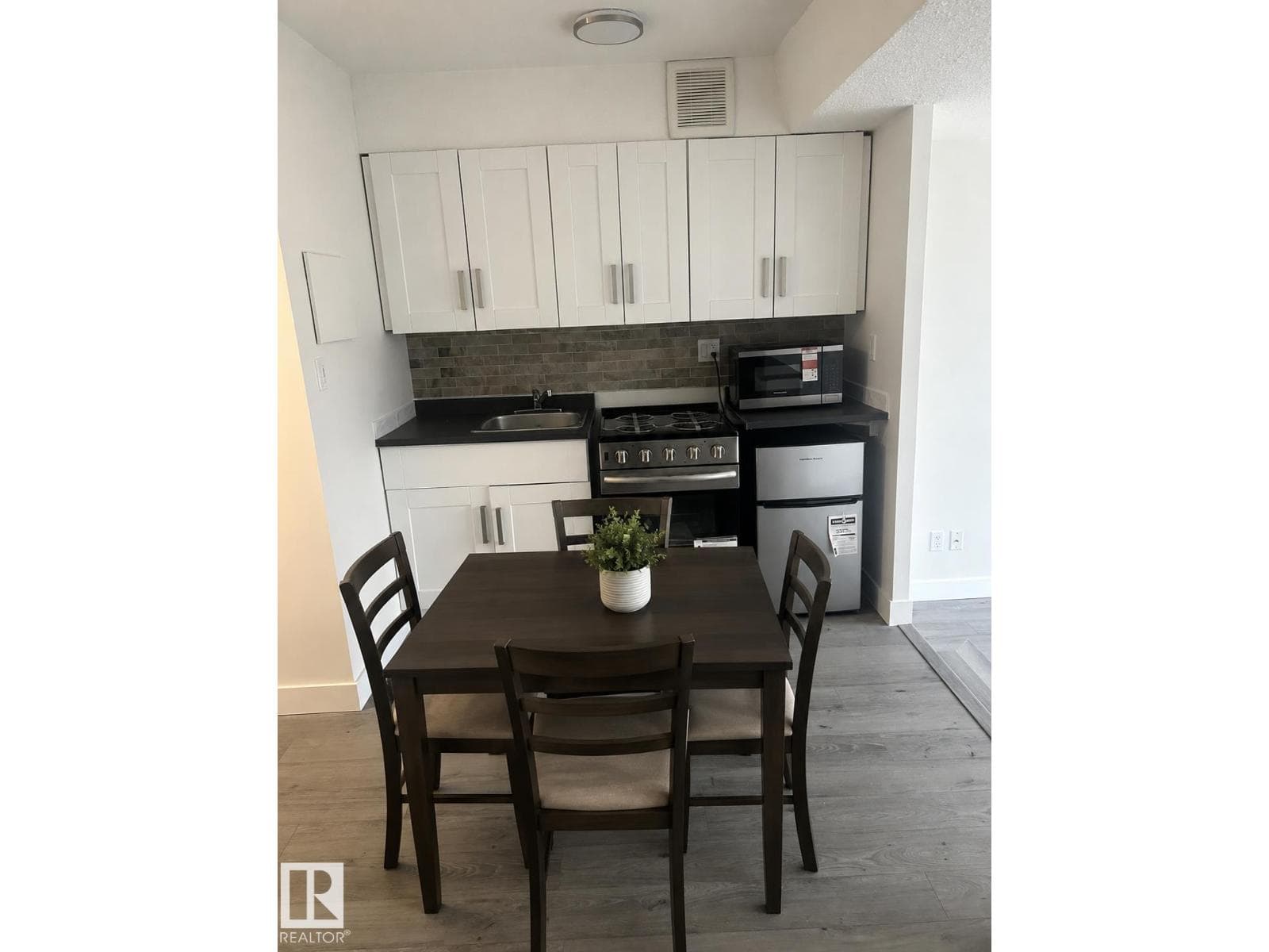 #422 10160 114 ST NW NW — photo 5