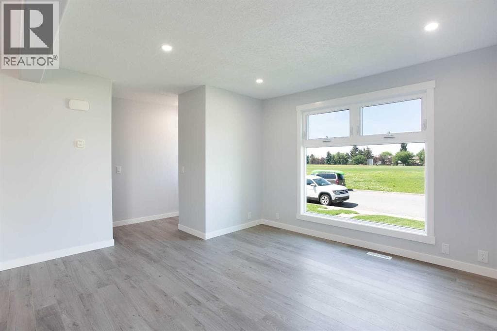 68 Abergale Way NE — photo 4