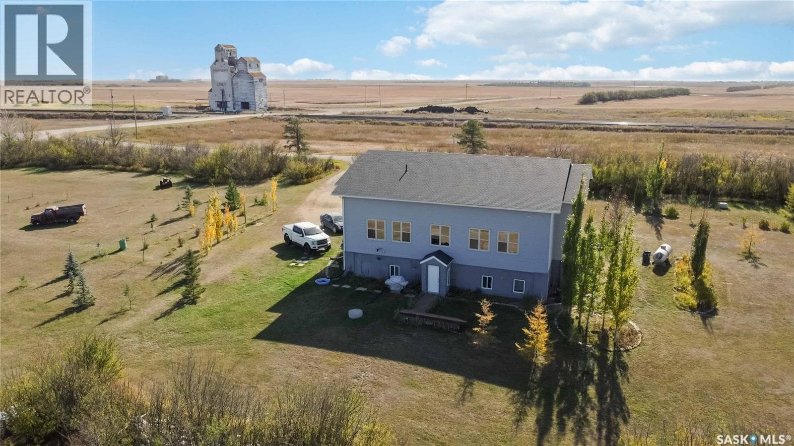 McLeod Acreage — photo 2