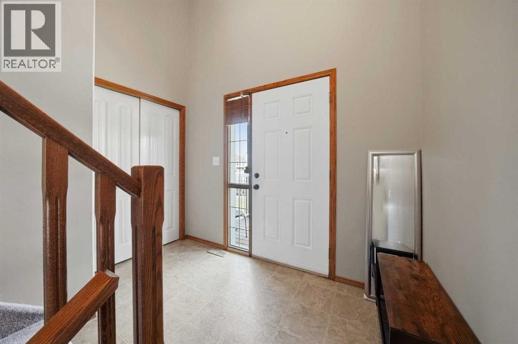 628 Lancaster Drive — photo 2
