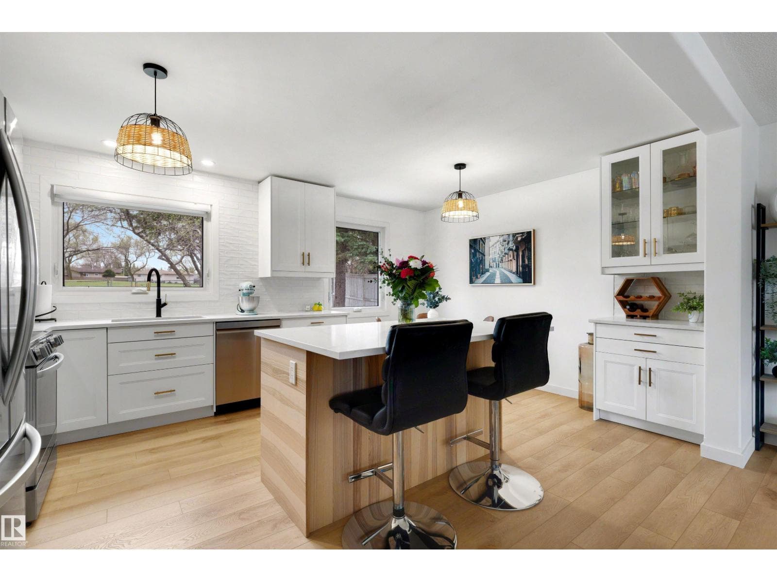 9 HUMMINGBIRD RD — photo 2