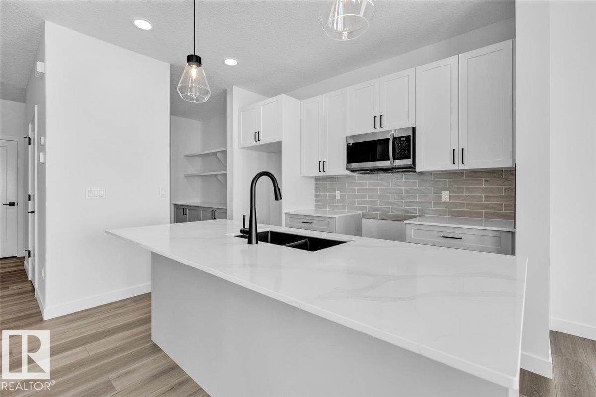139 CALEDON CR