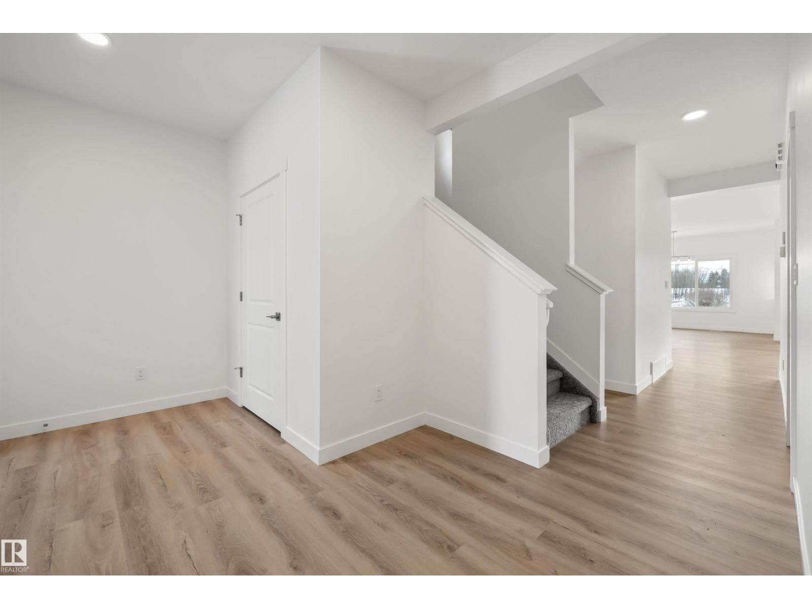 1315 11 AV NW — photo 4