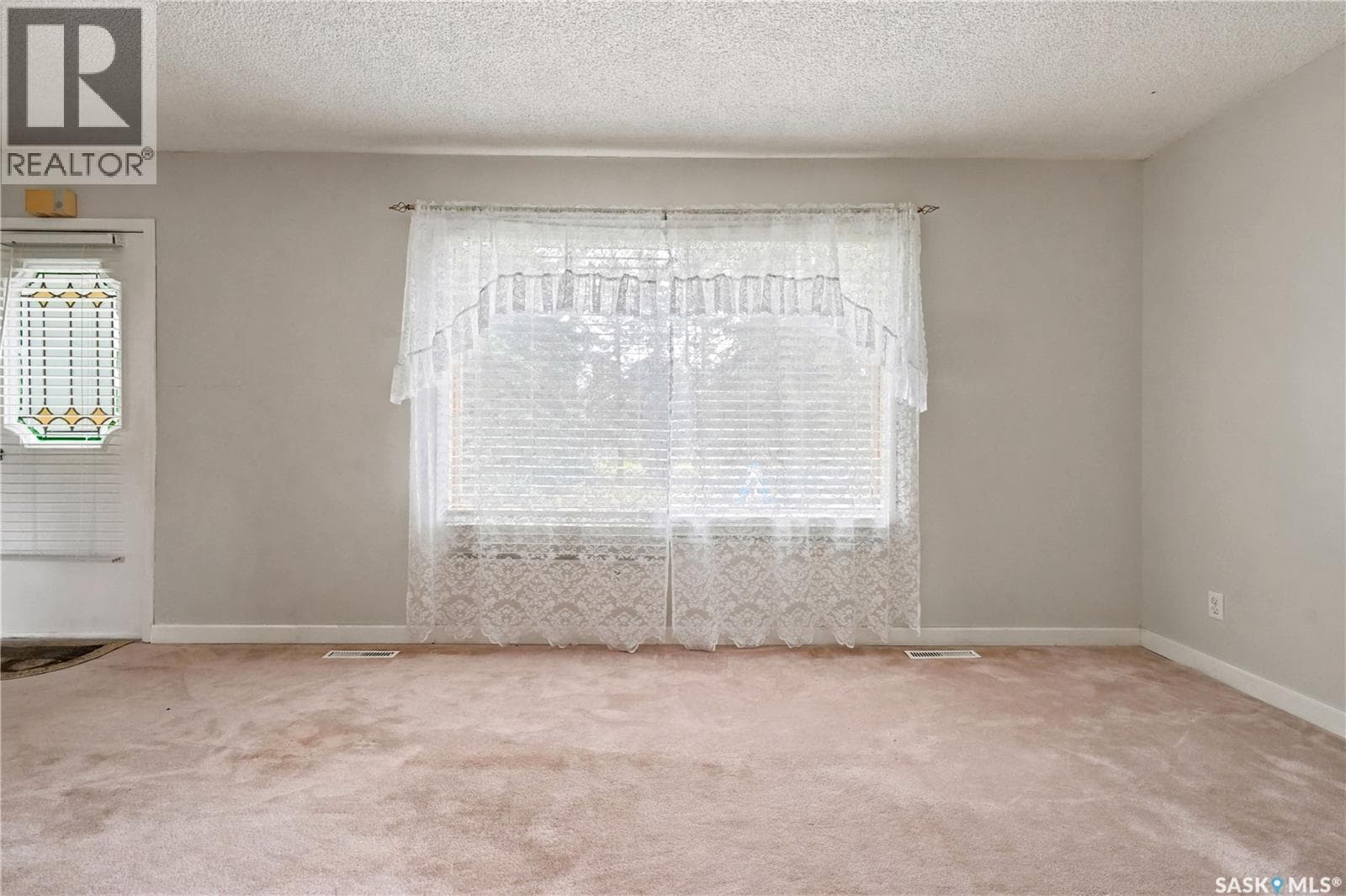 Rushinko Acreage — photo 3