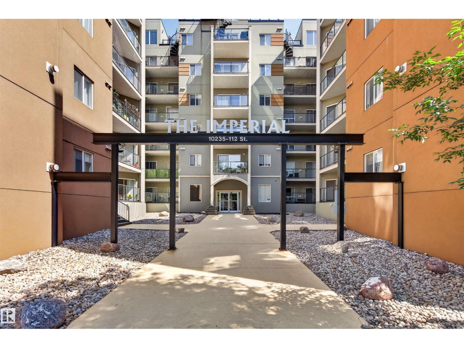 #209 10235 112 ST NW