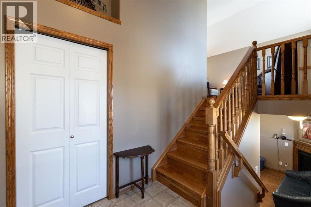 4406 54A Avenue Crescent — photo 5