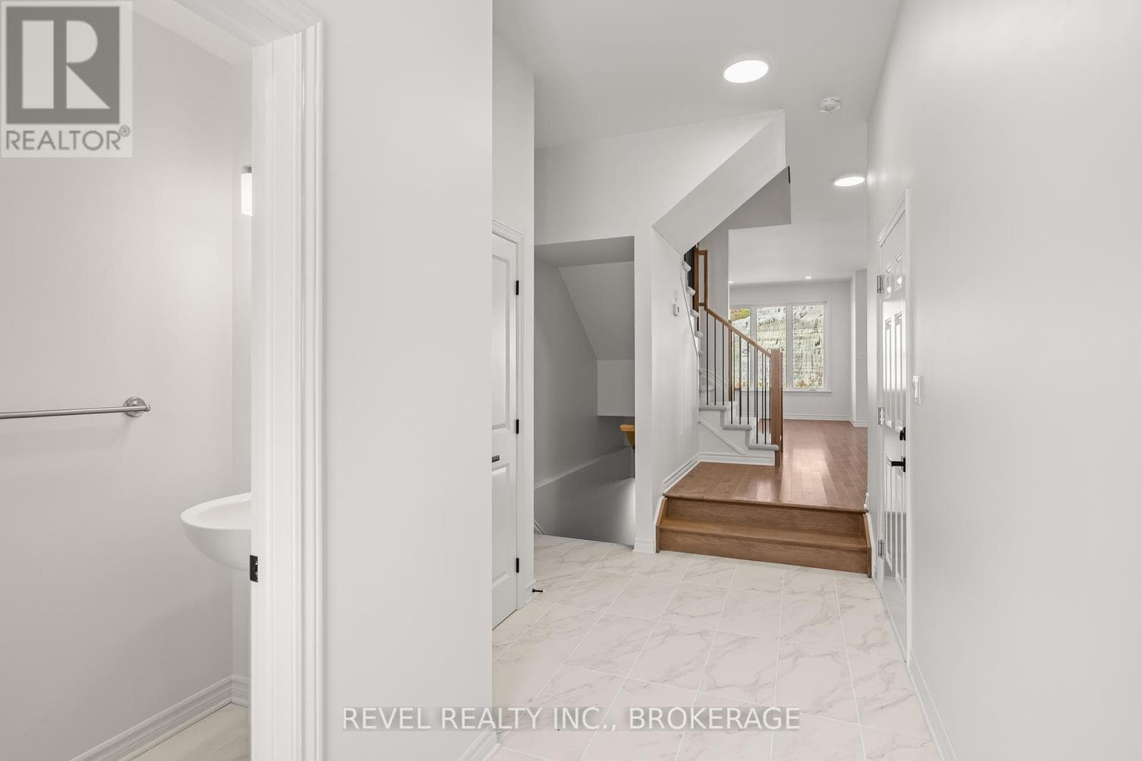 332 DOCKSIDE DRIVE photo 2