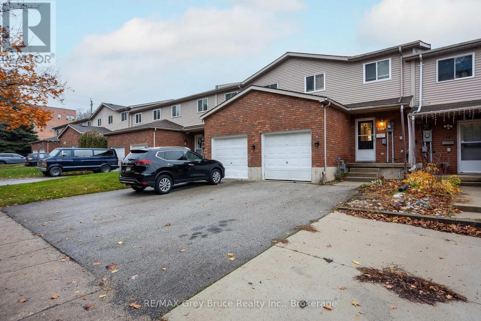 554 12TH STREET W photo 2