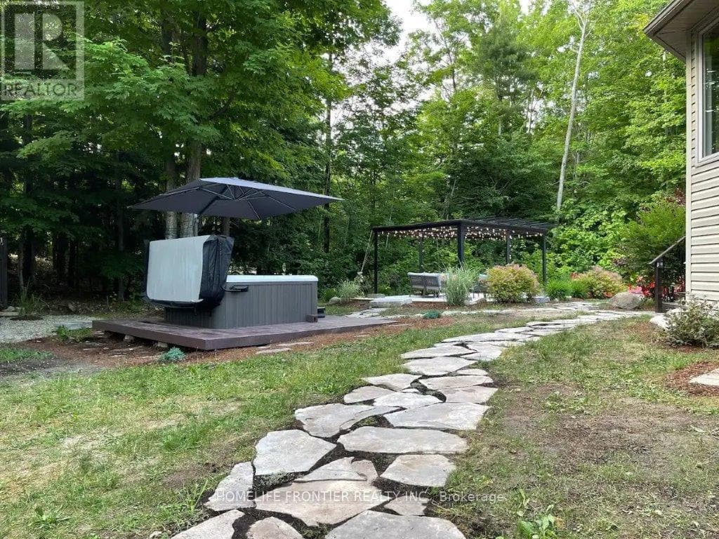 42 FOREST CIRCLE photo 3