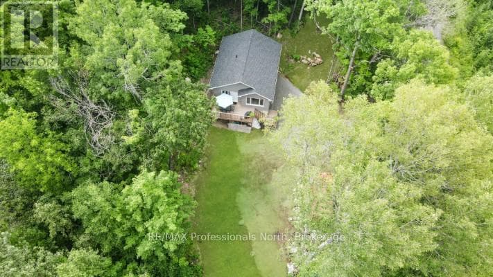 1065 HENDERSON'S ROAD photo 2