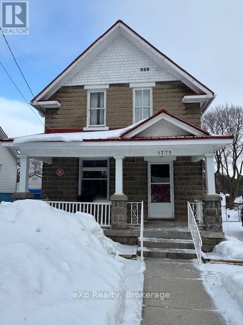 3 bed 2 bath single family at 1775 4TH AVENUE W — $370,000