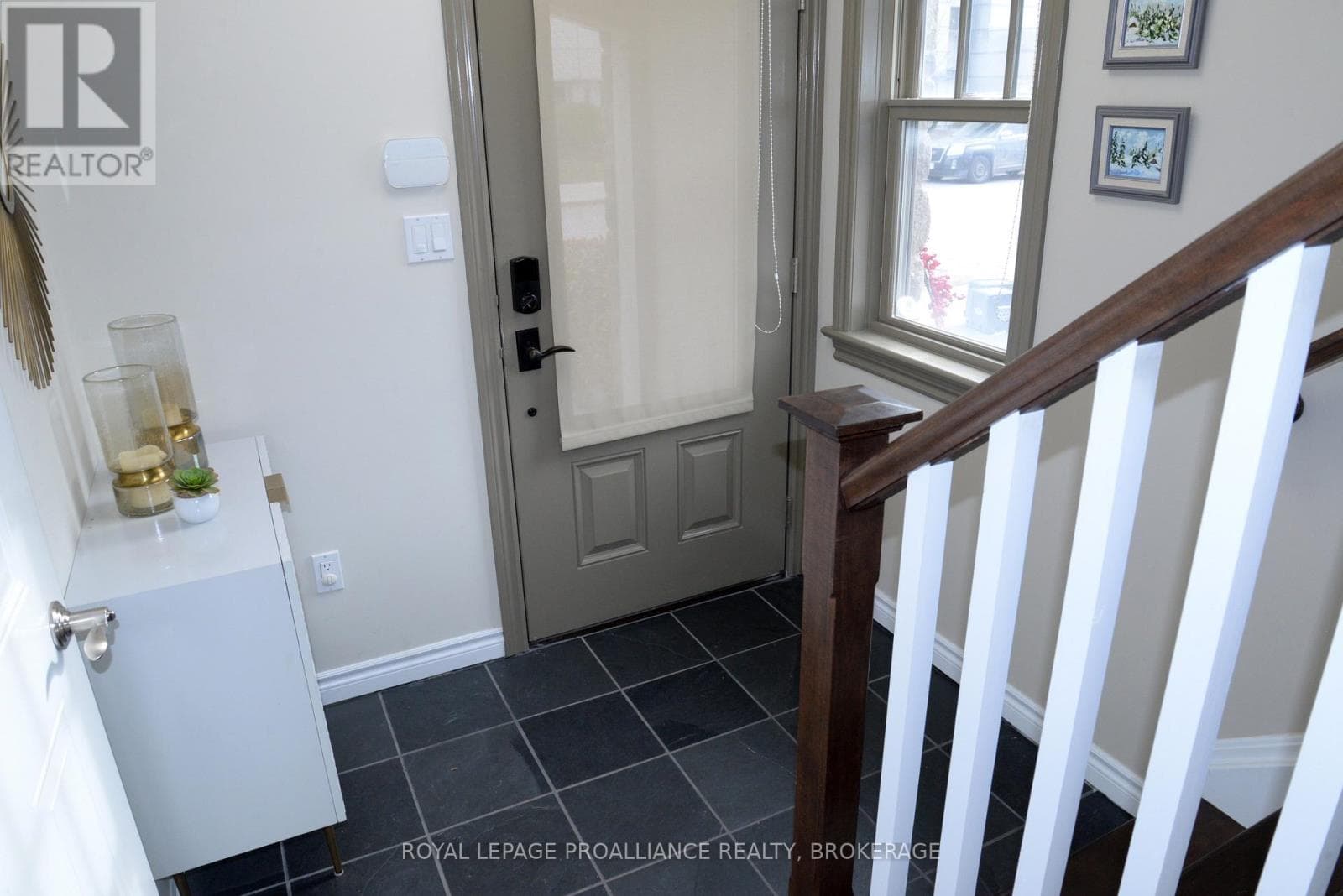300 WELLINGTON STREET photo 5
