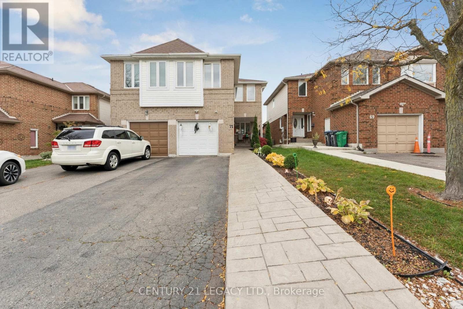 4 bed 3 bath single family at 71 TOWNLEY CRESCENT — $799,900