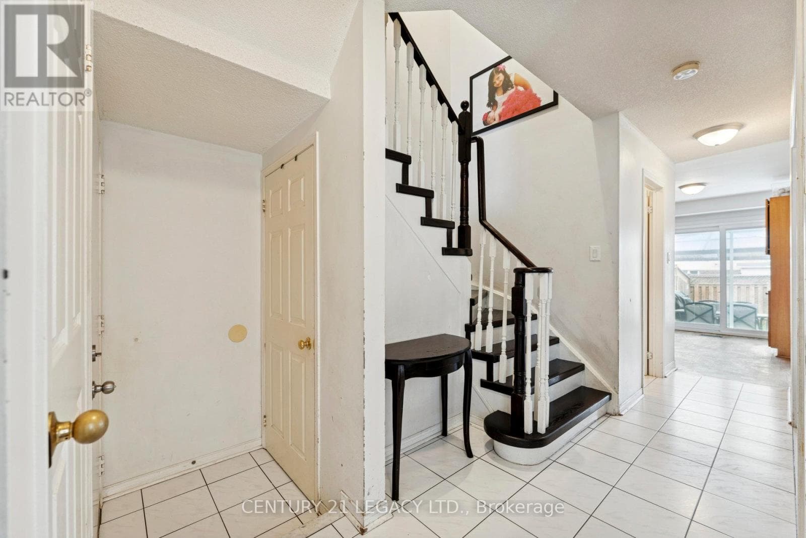 71 TOWNLEY CRESCENT photo 4