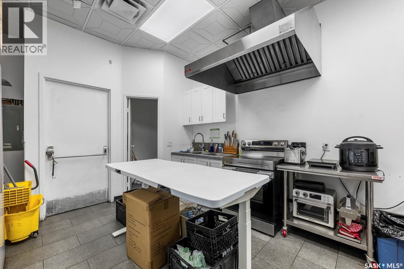 38 2223 VICTORIA AVENUE photo 5