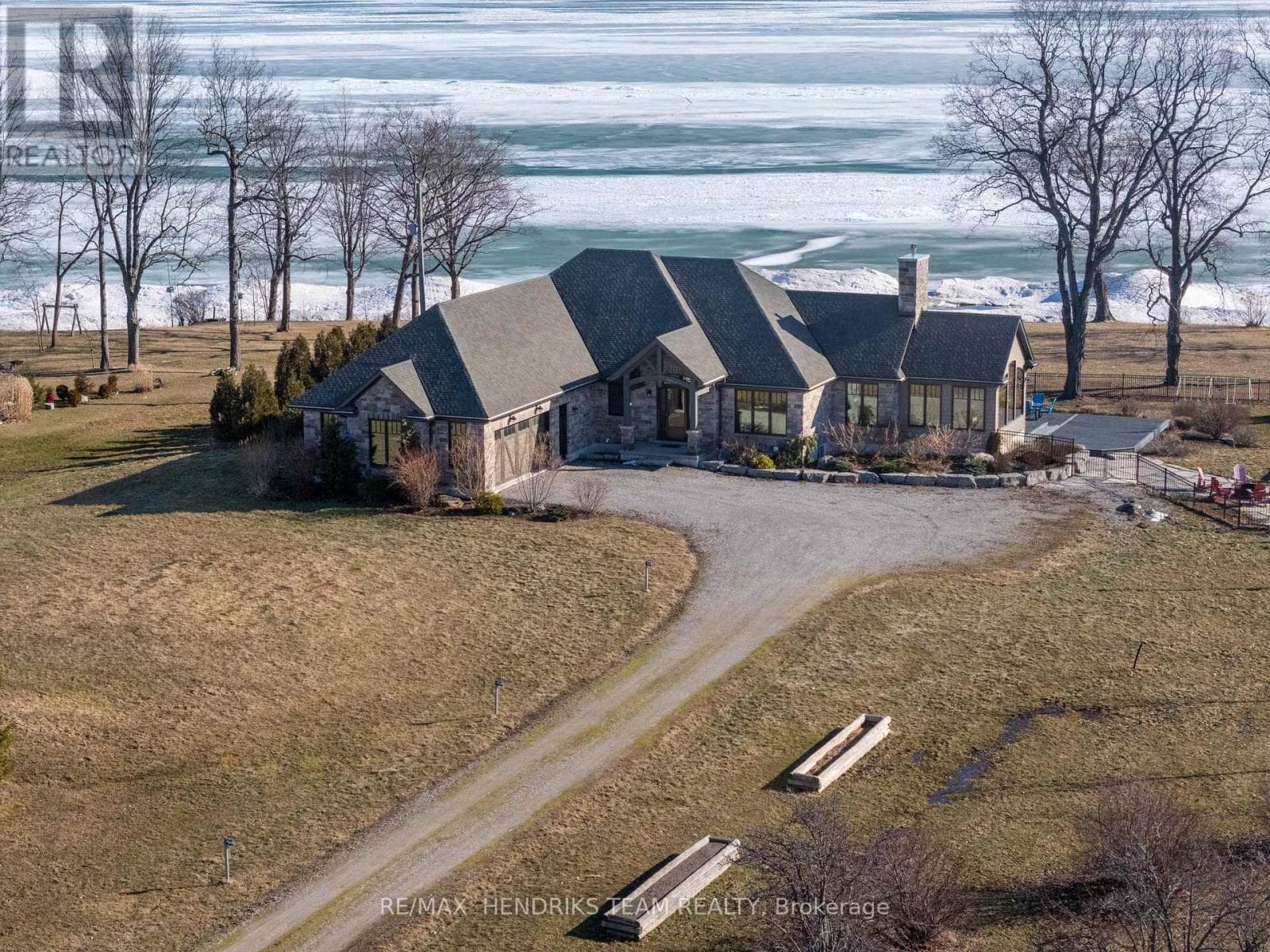 515 SANDY BAY ROAD photo 2
