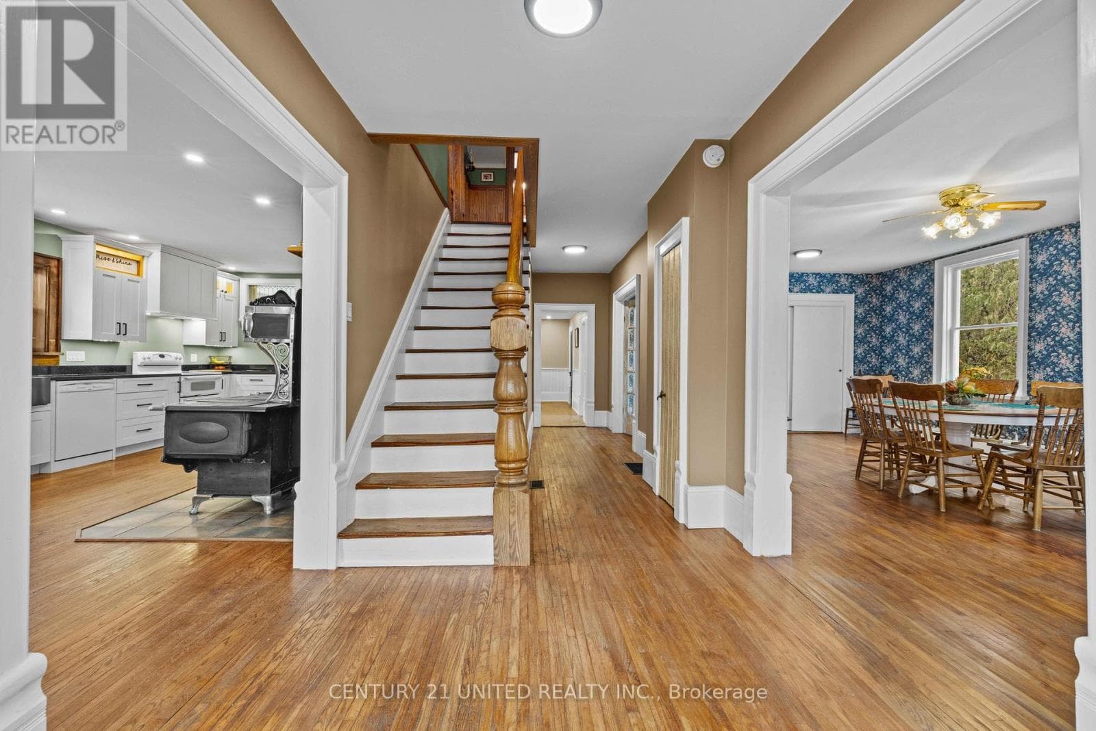 2 MCLEAN AVENUE photo 4