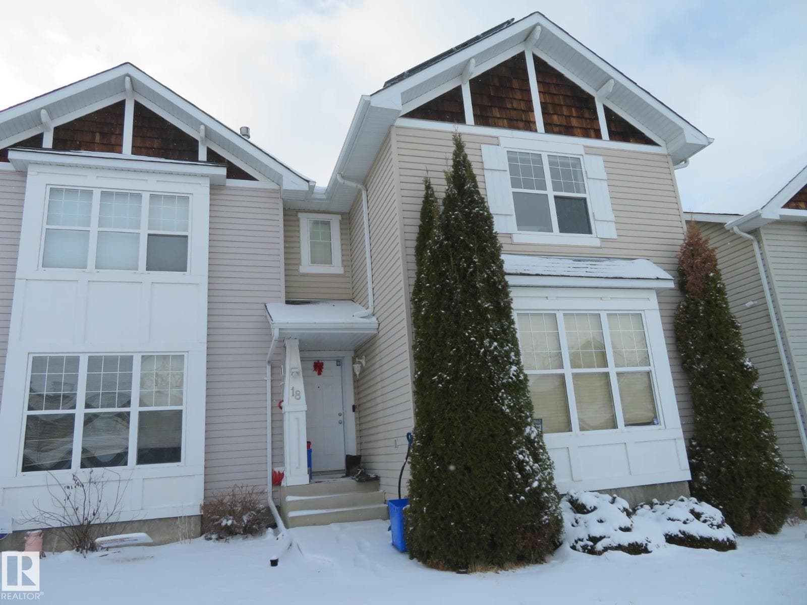 18 CONNOR LN photo 2