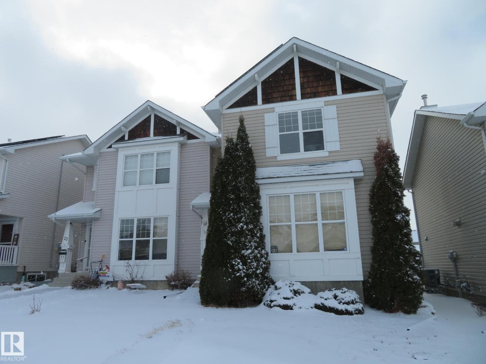 3 bed 2 bath single family at 18 CONNOR LN — $380,000