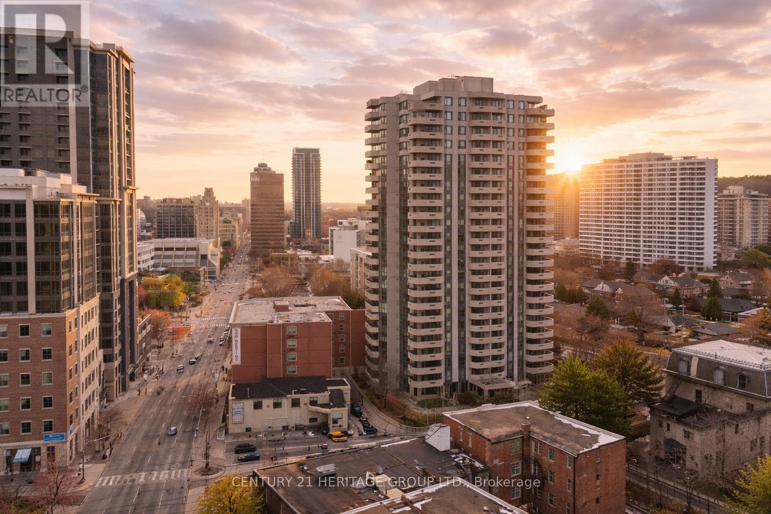 2 bed 1 bath single family at 102 - 67 CAROLINE STREET S — $459,000