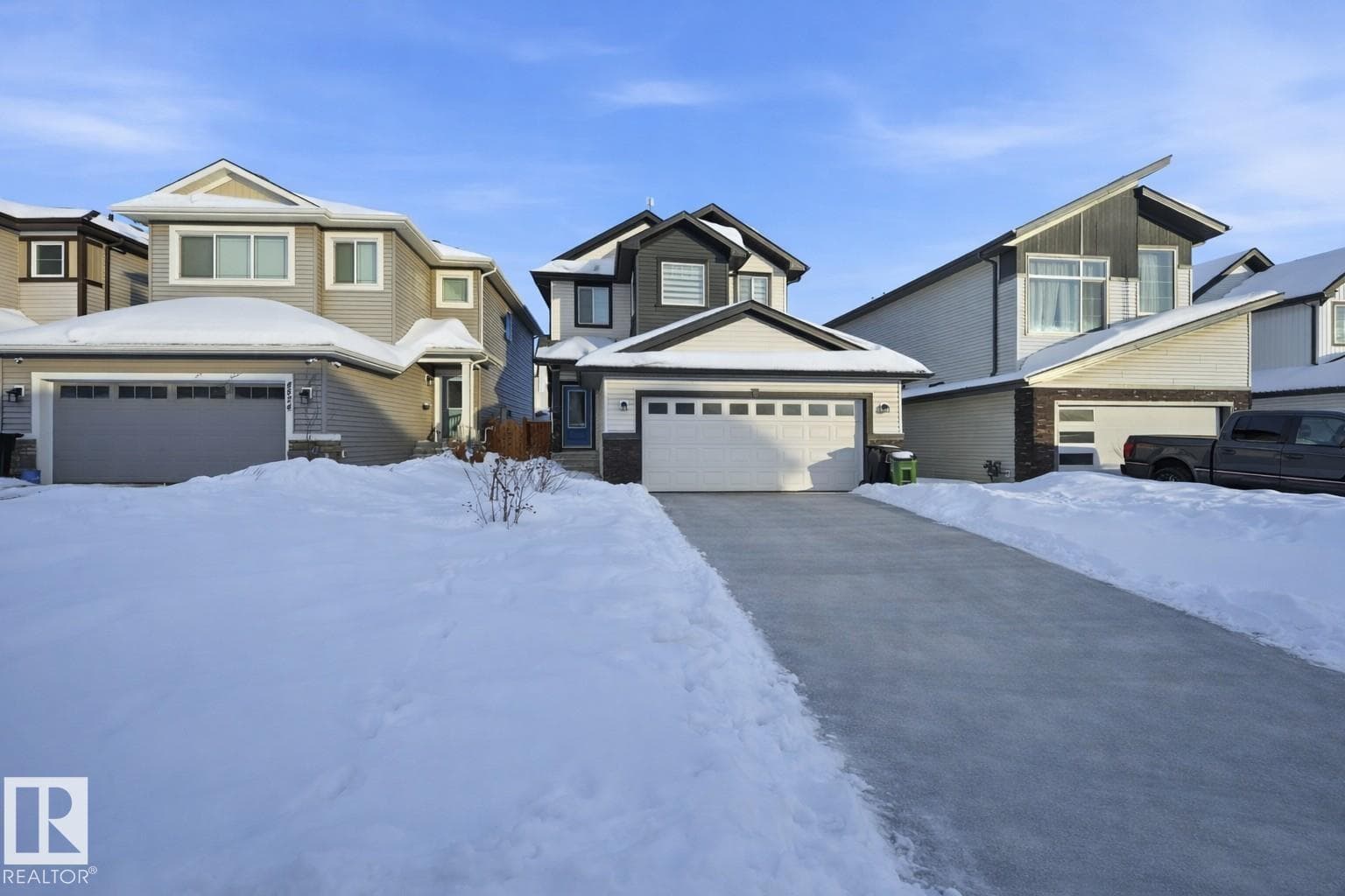 4820 175 AV NW NW photo 2