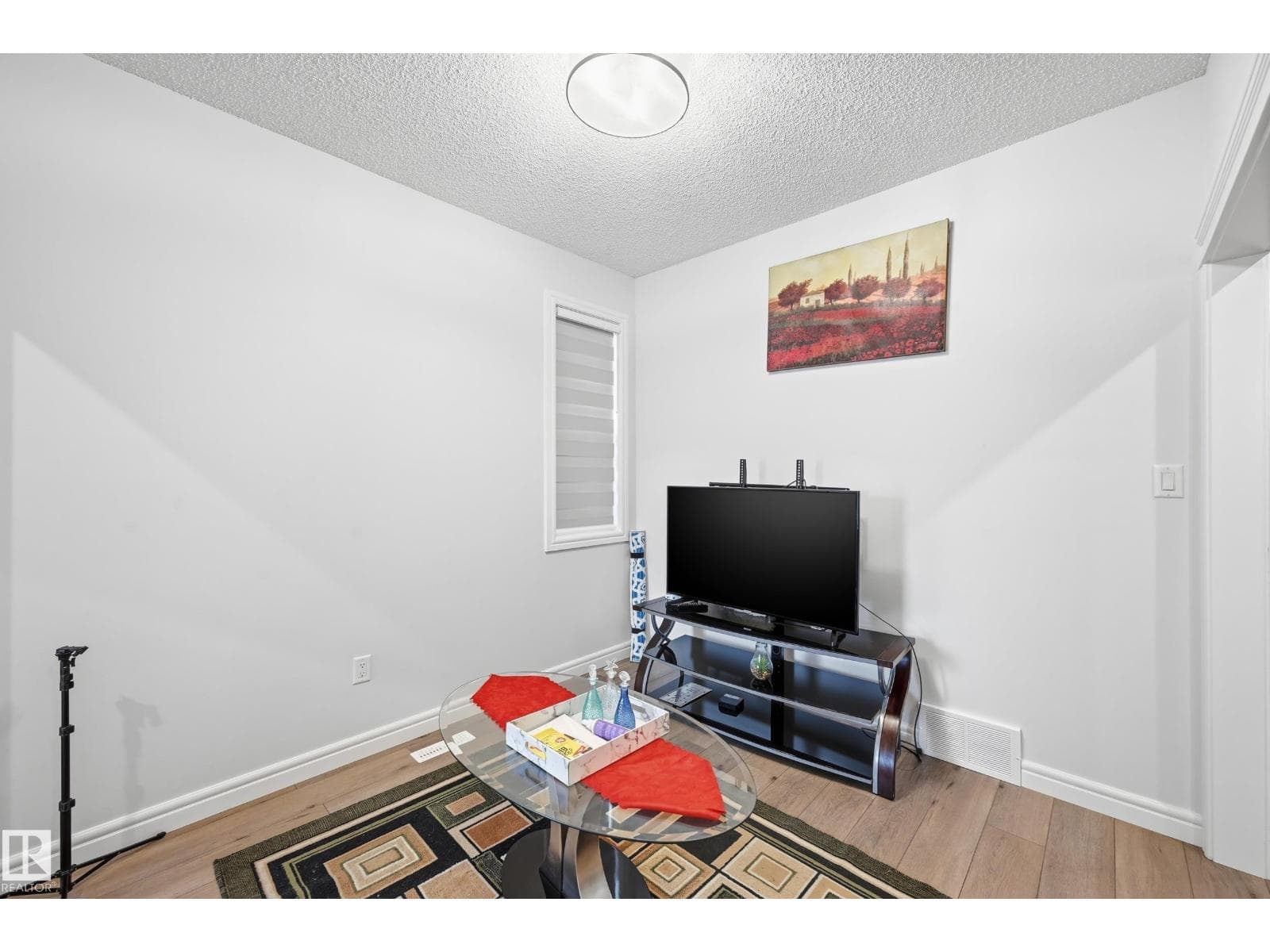 4820 175 AV NW NW photo 3