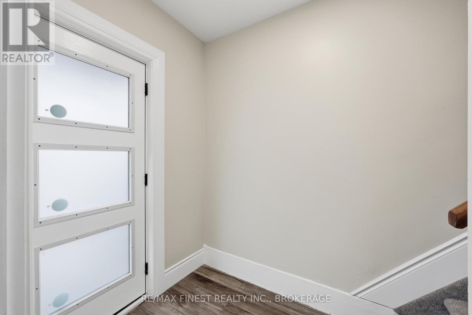 184 MONTREAL STREET photo 4