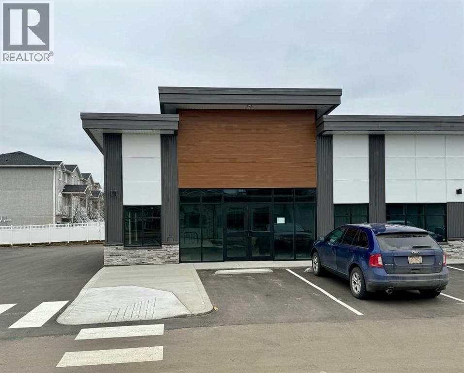 204, 4979 Southlands Drive SE