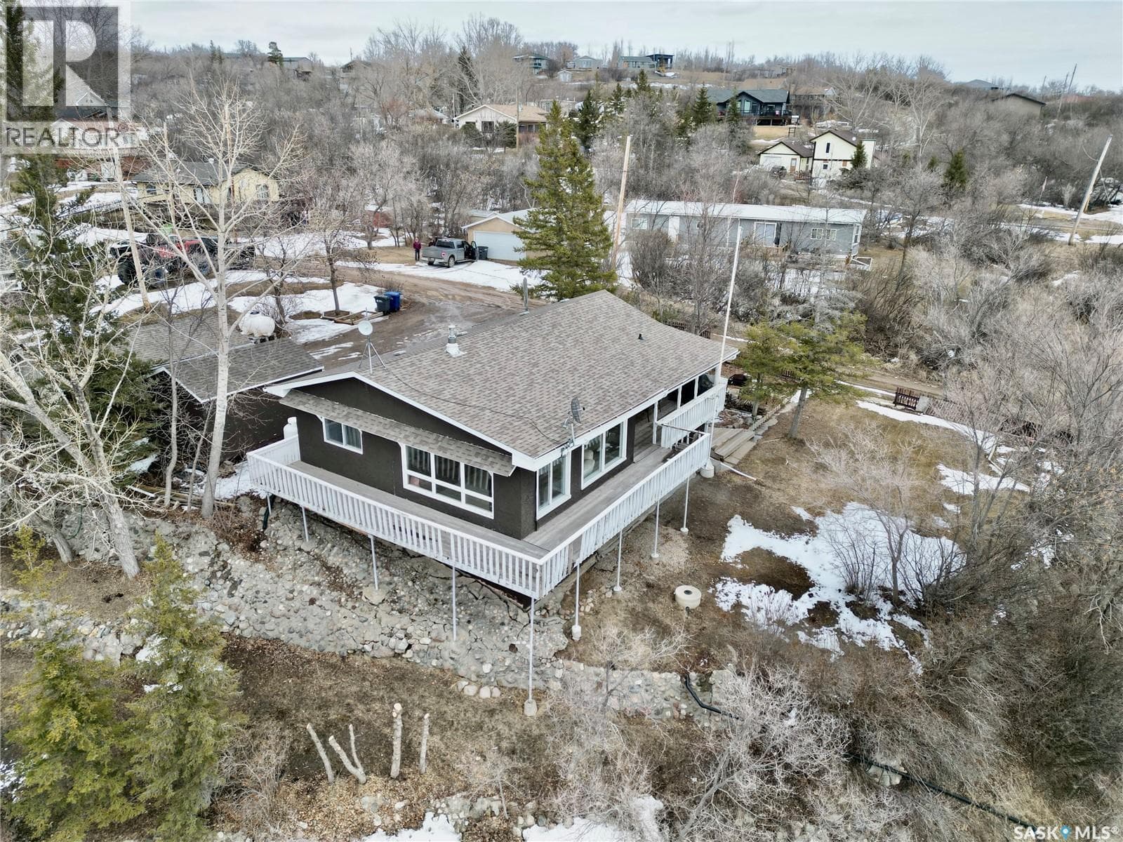 400 Hillcrest AVENUE photo 2