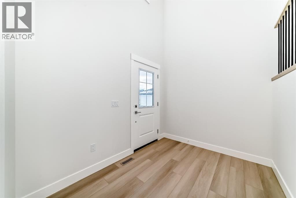 707 Mandalay Avenue photo 5