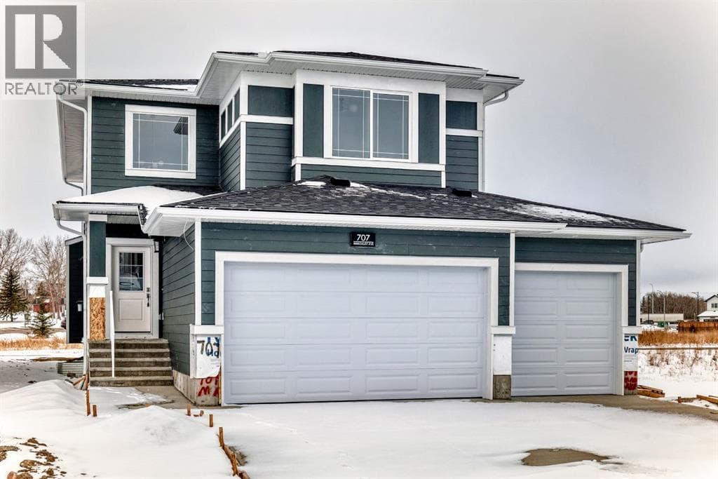 3 bed 3 bath single family at 707 Mandalay Avenue — $690,000