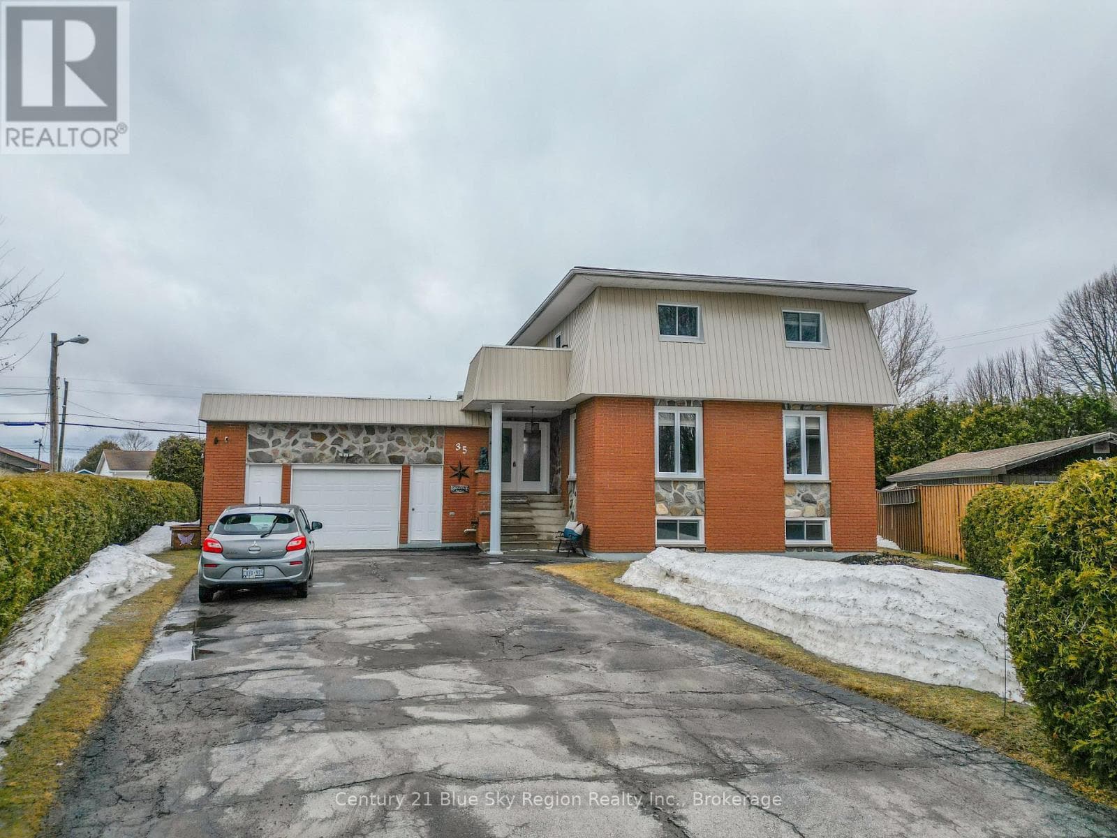 35 CHATEAU TERRACE photo 2