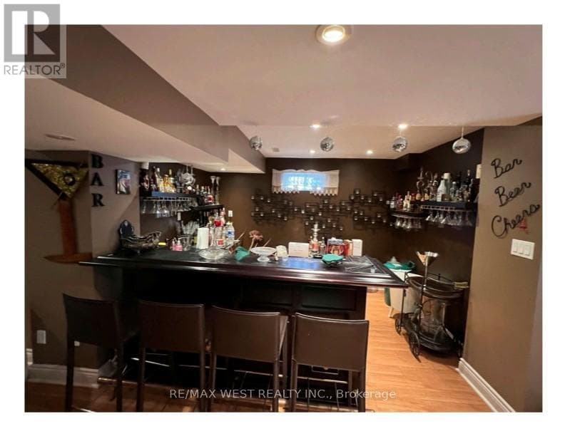 64 KINGMOUNT CRESCENT photo 5