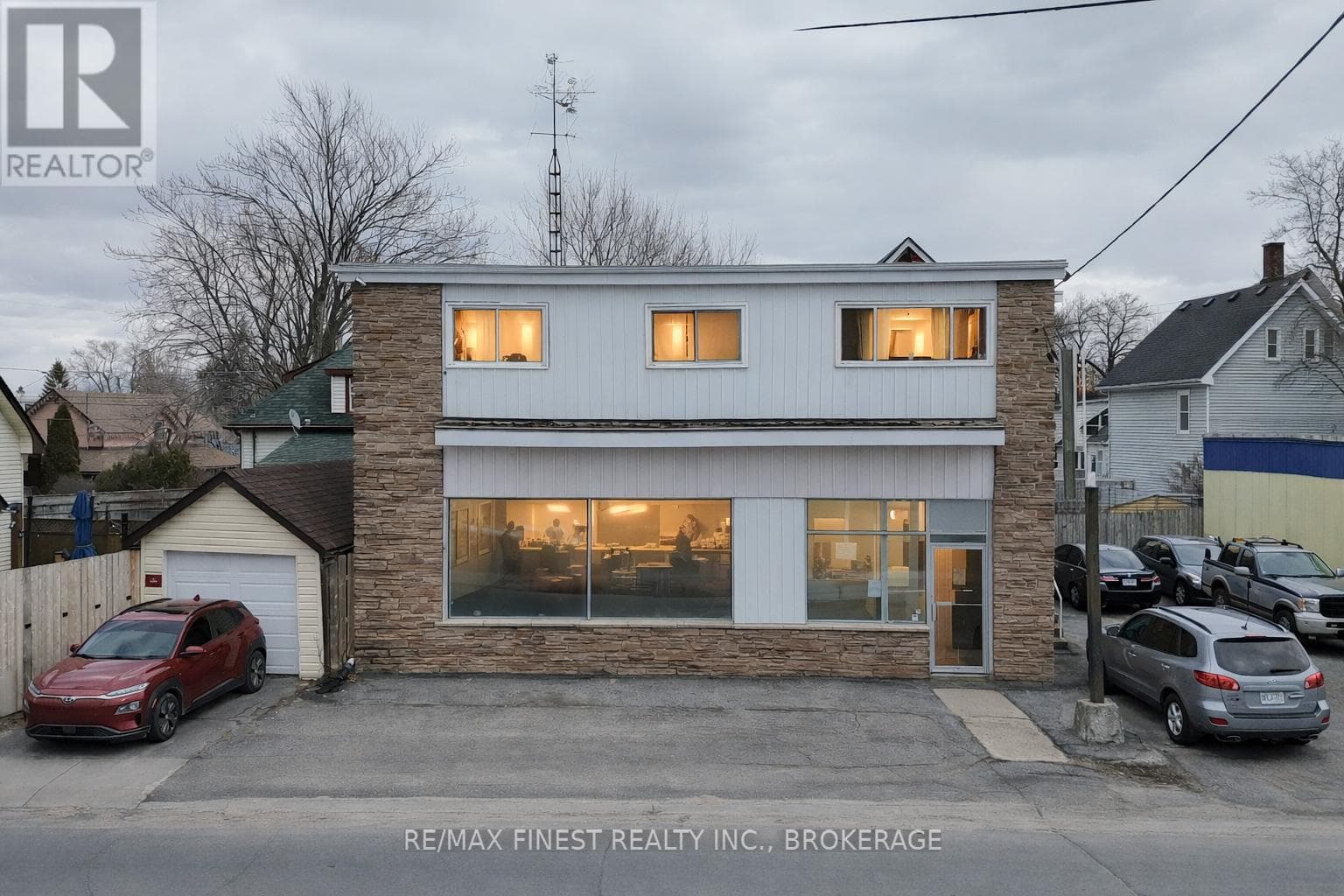 retail at 477 MACDONNELL STREET — $888,000