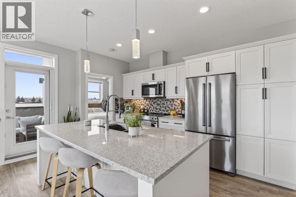 1402, 80 Greenbriar Place NW photo 2