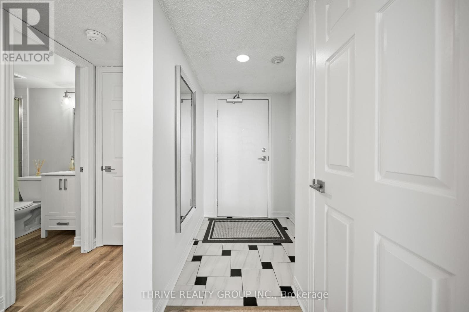 803 - 600 TALBOT STREET photo 4