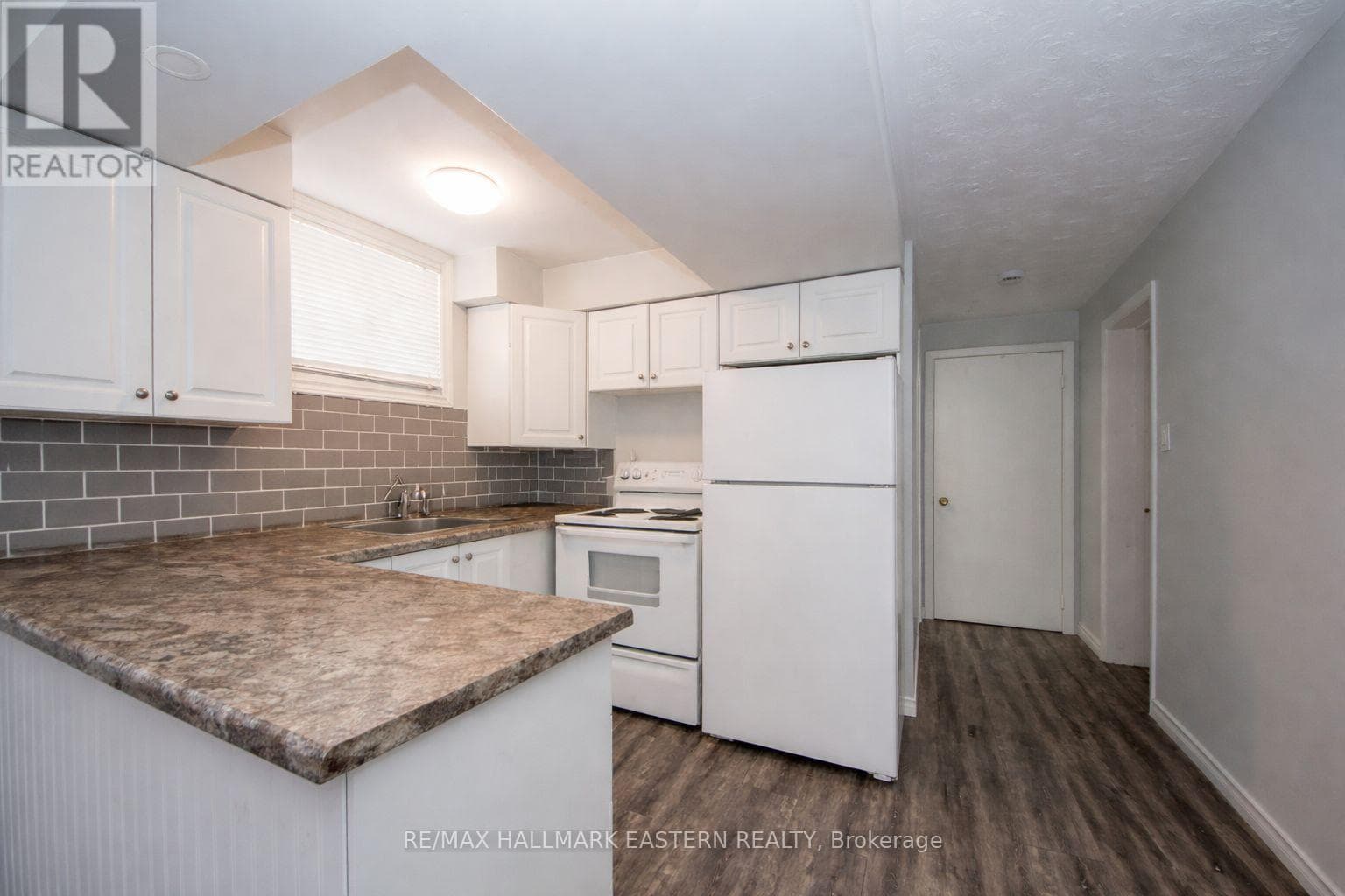 722 CHEMONG ROAD photo 4