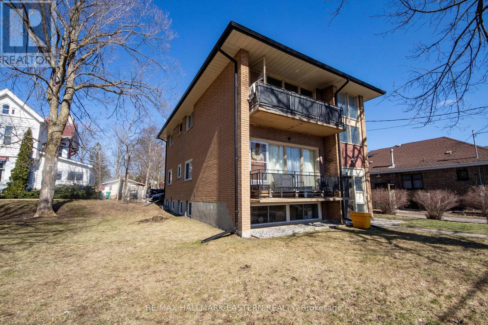 722 CHEMONG ROAD photo 2