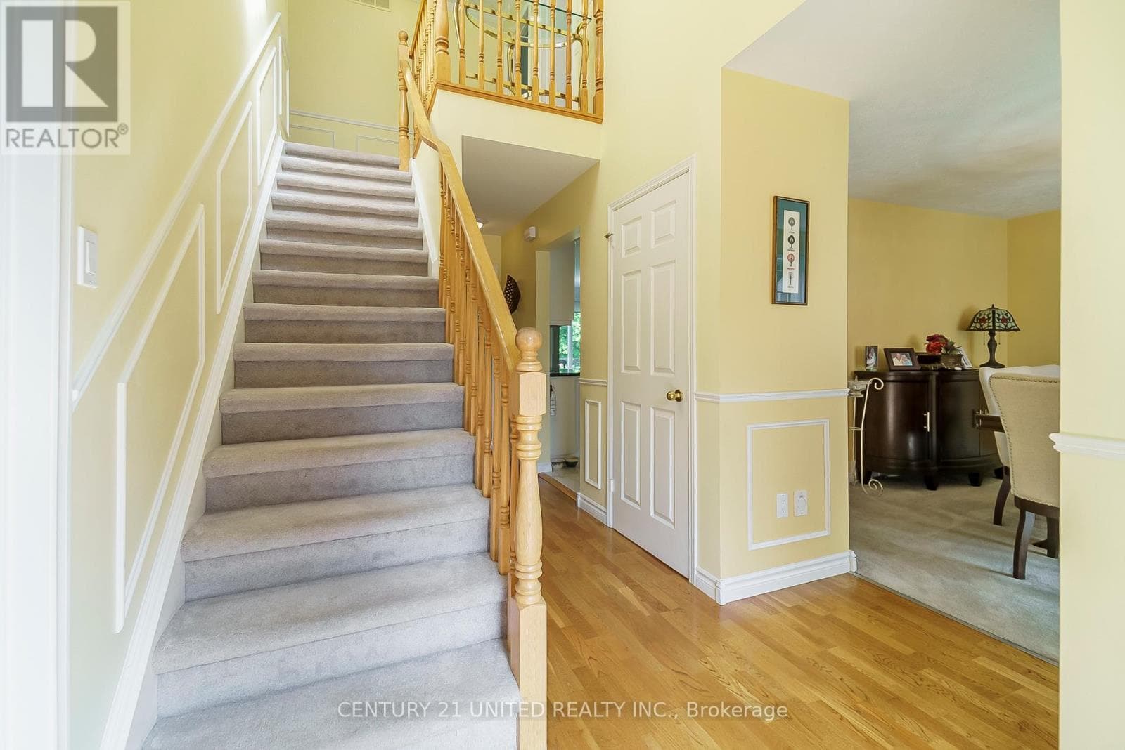 1656 CHAMPLAIN DRIVE photo 5