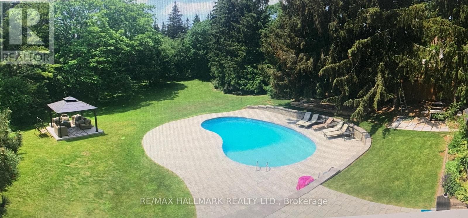 1382 ROUGEMOUNT DRIVE photo 2