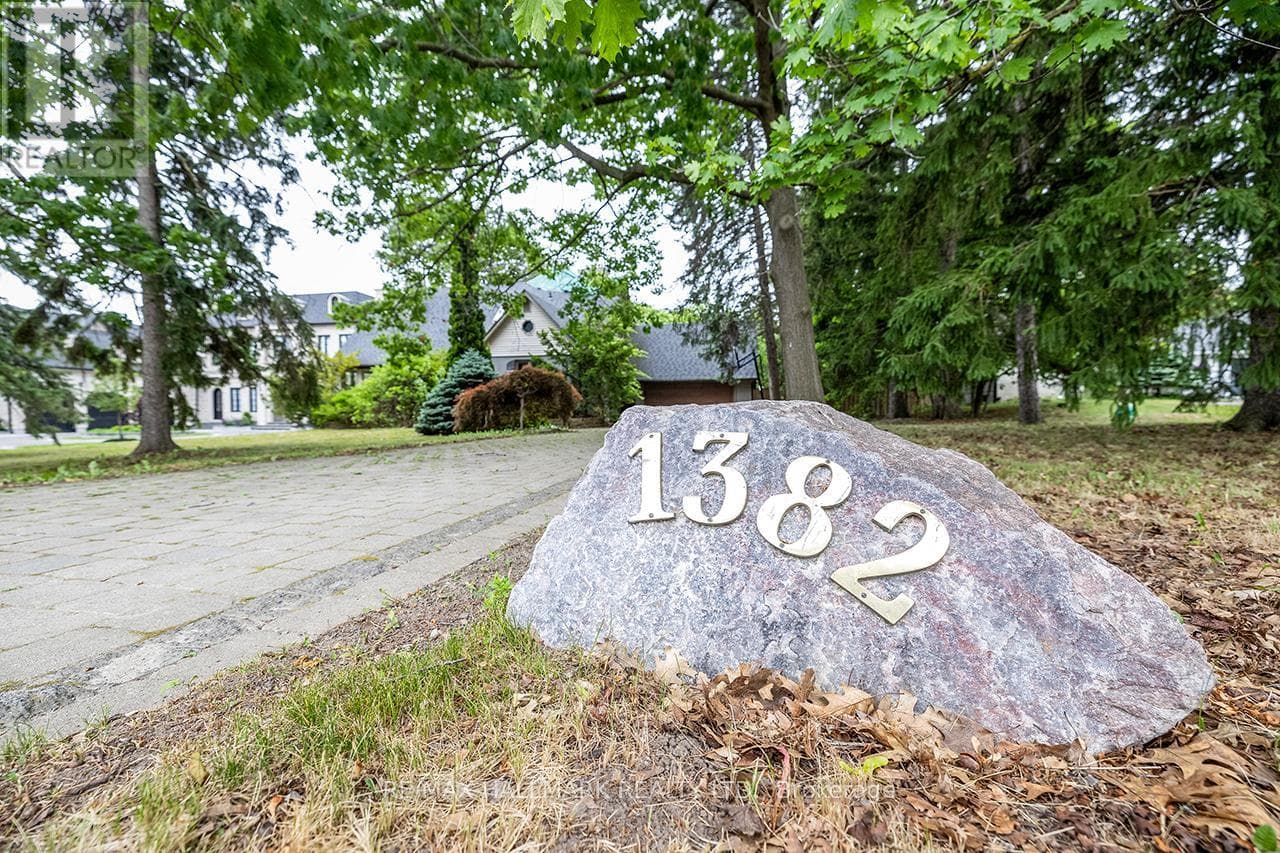 1382 ROUGEMOUNT DRIVE photo 5
