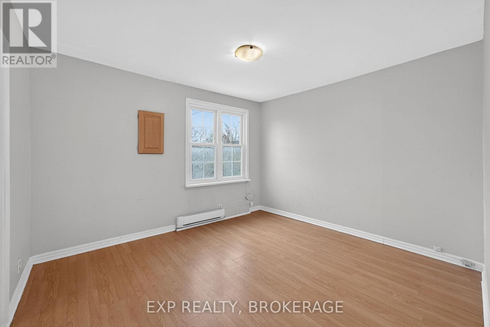 632 MACDONNELL STREET photo 5