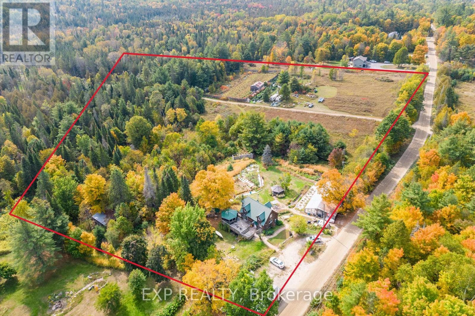 1197 LOWER SPRUCE HEDGE ROAD photo 4