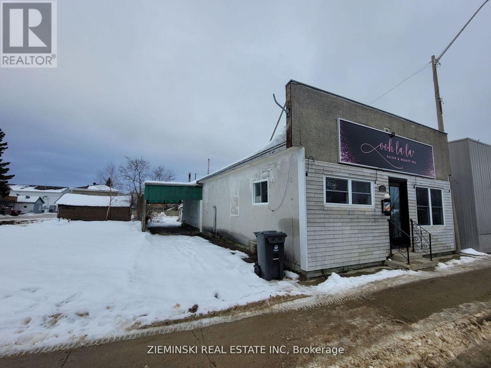 153 AMBRIDGE DRIVE photo 2