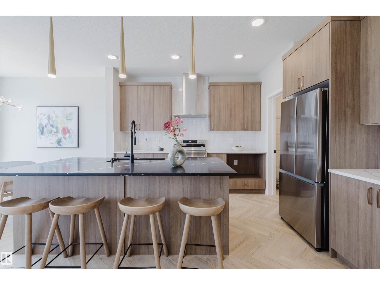 3 bed 3 bath single family at 27 Cessy ST — $559,900