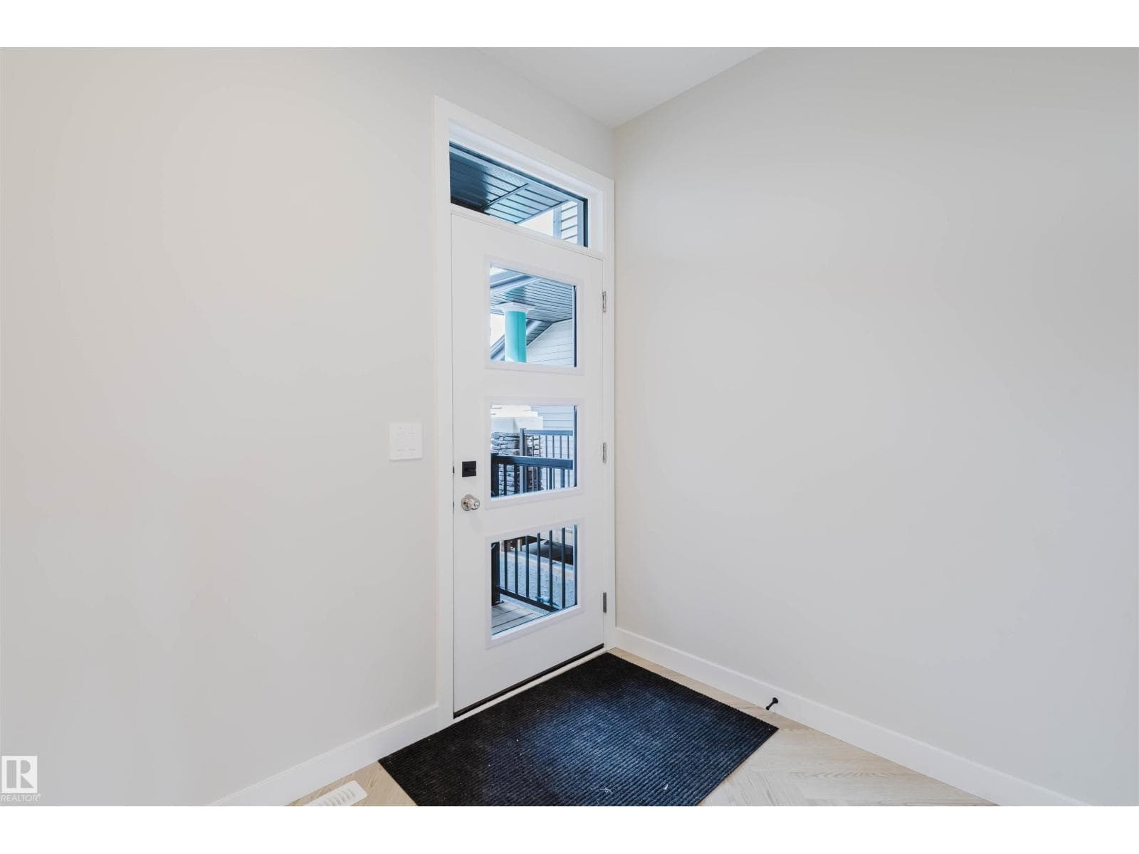 27 Cessy ST photo 2