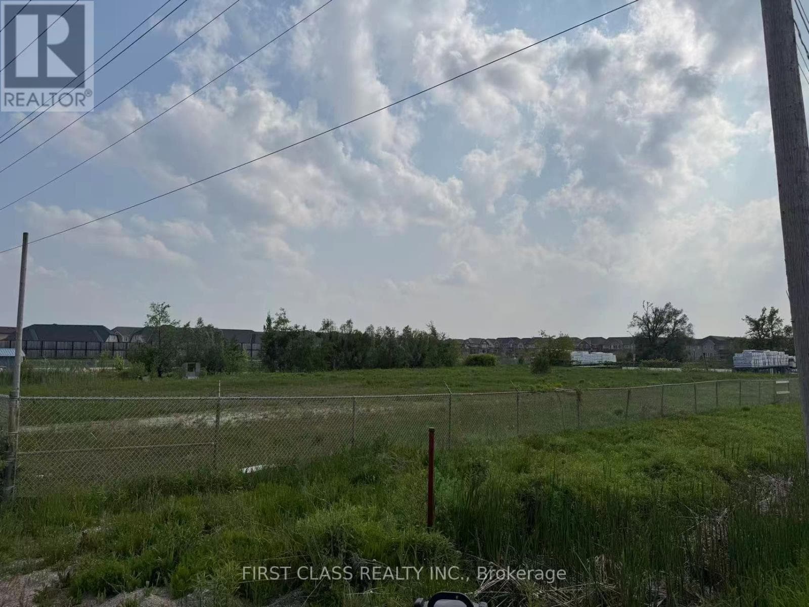 313 MAIN STREET W photo 5