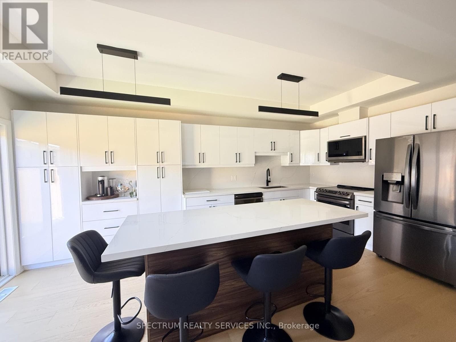 7436 MATTEO DRIVE photo 4