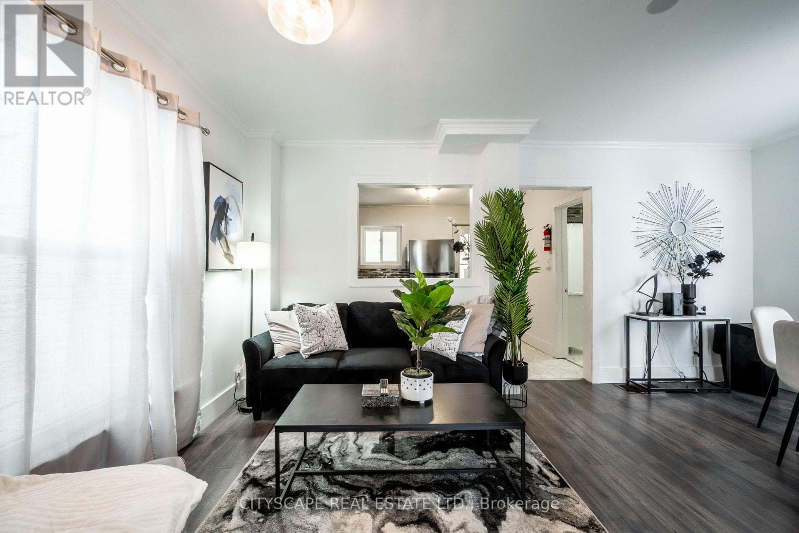 5073 KITCHENER STREET photo 4